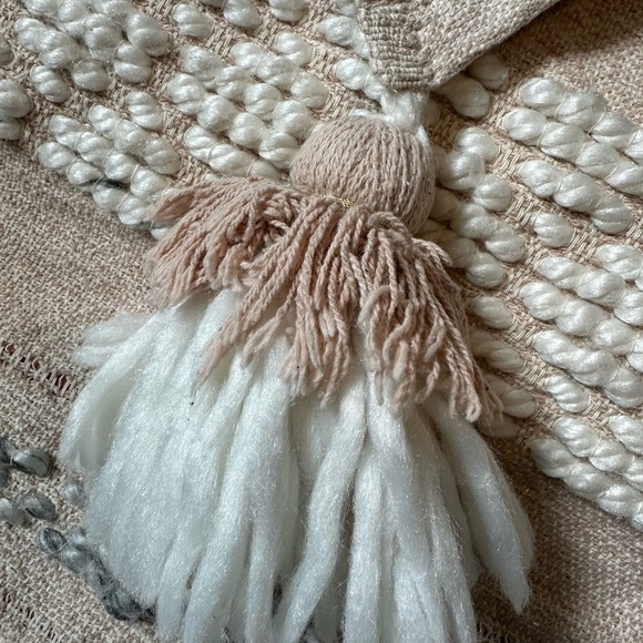 Decorative knitted throw blanket - Picture 4 of 6